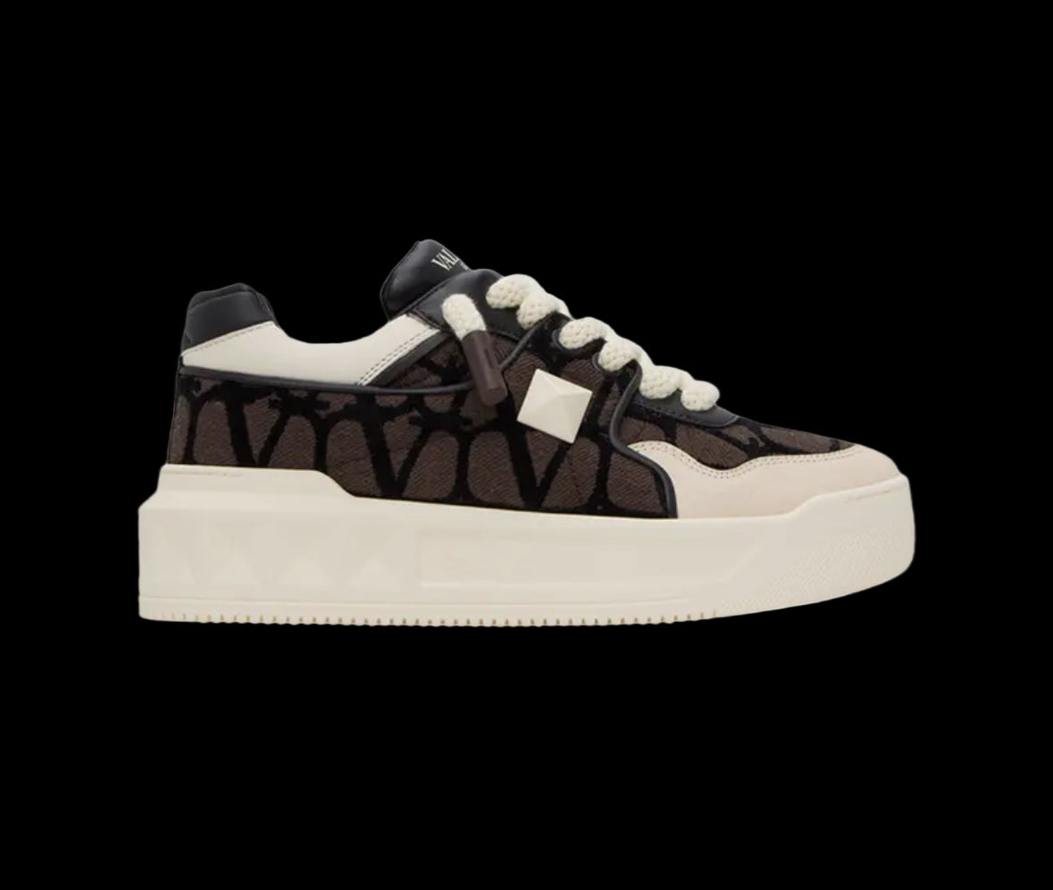 Valentino One Stud Low Fondant